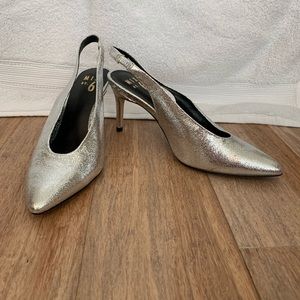 NWOT Sz 7.5 Mix No. 6 silver new slingback heels